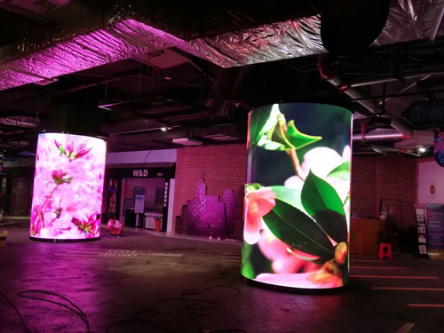 中茂城香港風情街P3圓柱全彩屏